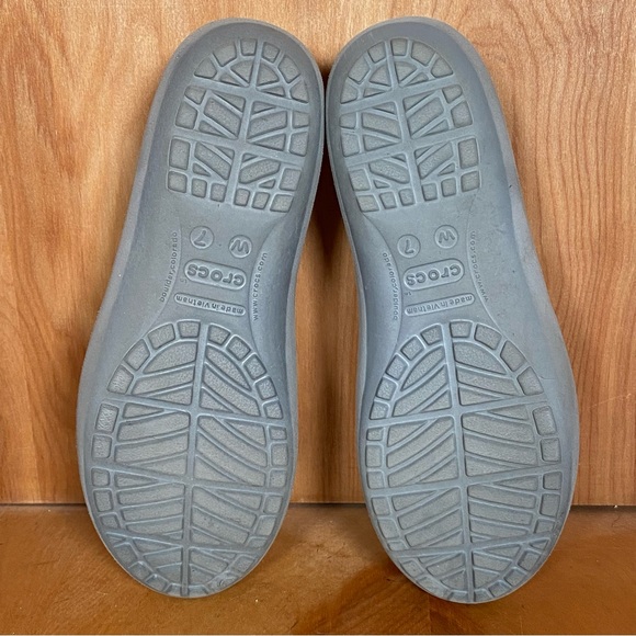 Womens 7 Crocs Mammoth Flats Grey SEF0470 - Picture 7 of 8